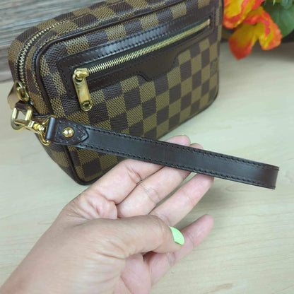 Louis Vuitton Damier Canvas Macao Wristlet Clutch