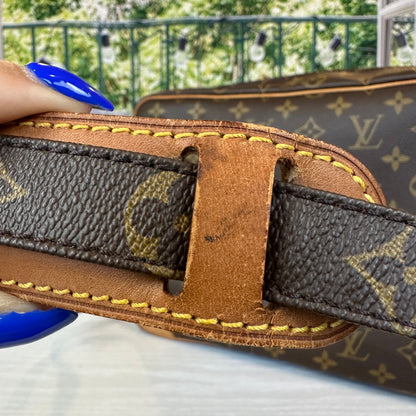 Louis Vuitton Nile GM Crossbody Bag Monogram Canvas