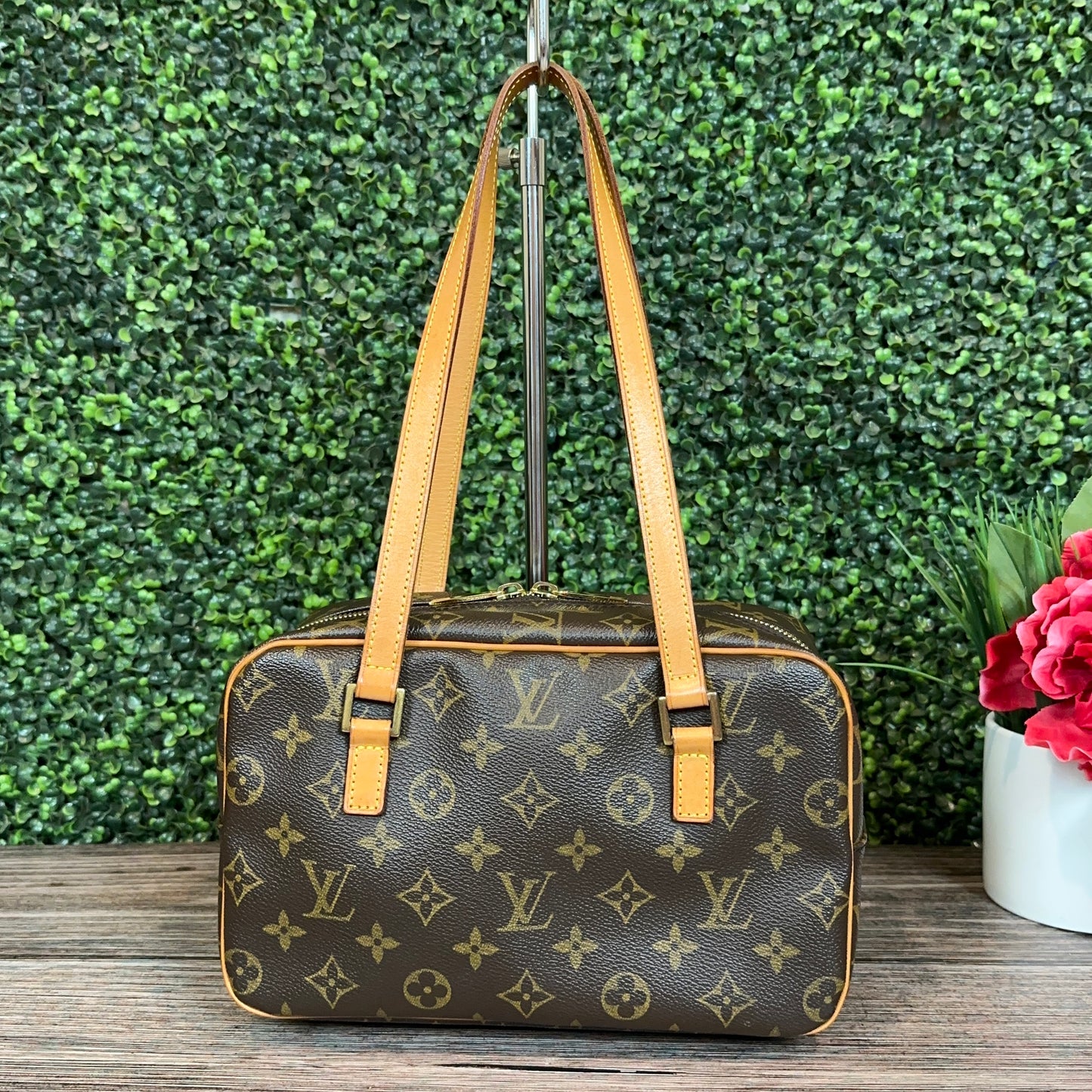Louis Vuitton Monogram Canvas Cite MM Shoulder Bag