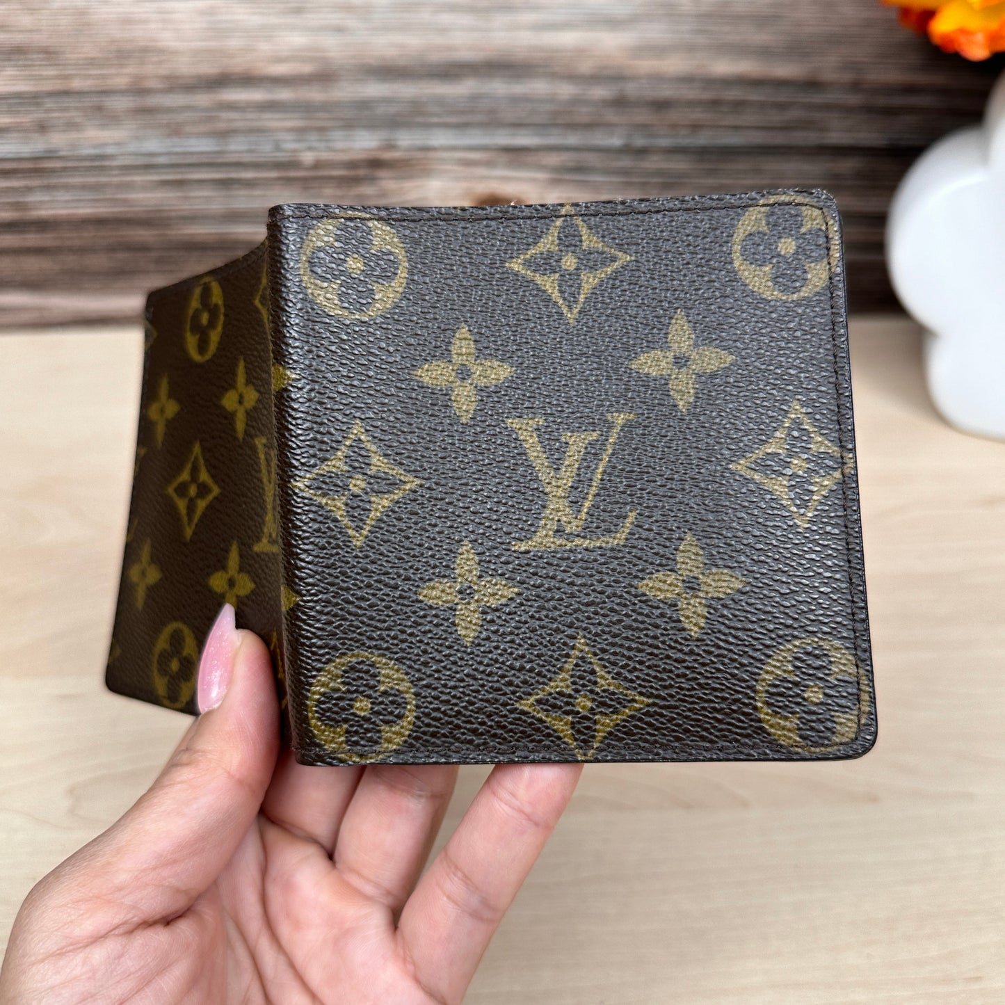 Louis Vuitton Men Bifold Wallet