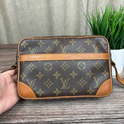 Louis Vuitton Trocadero 23 Crossbody Bag