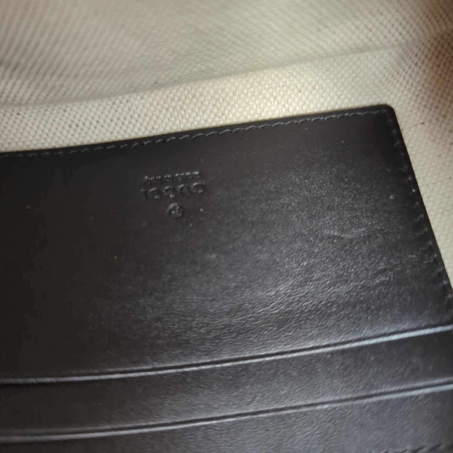 Gucci GG Supreme Bee Print Wrist Pouch