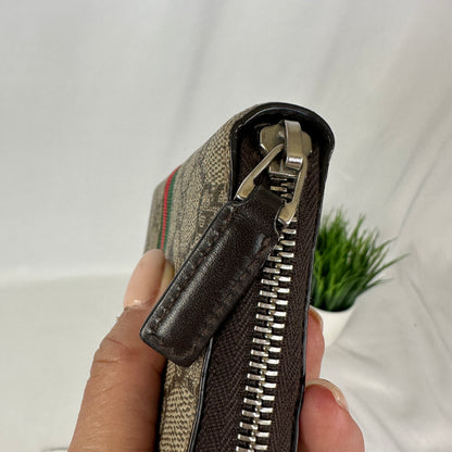 Gucci GG Supreme Canvas Bee Zip Around Wallet