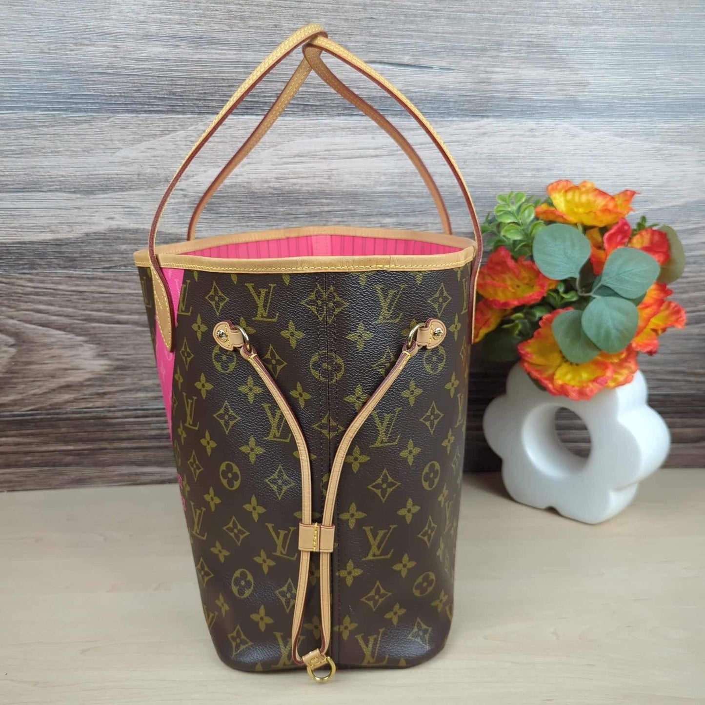 Louis Vuitton Limited Edition Grenade Pink V Neverfull MM
