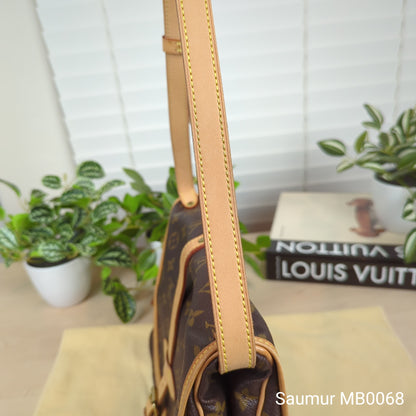 Louis Vuitton Monogram Saumur 30 Messenger Bag