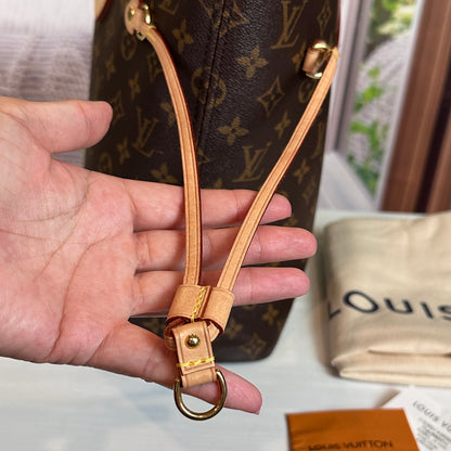 Louis Vuitton Monogram Neverfull MM Cerise