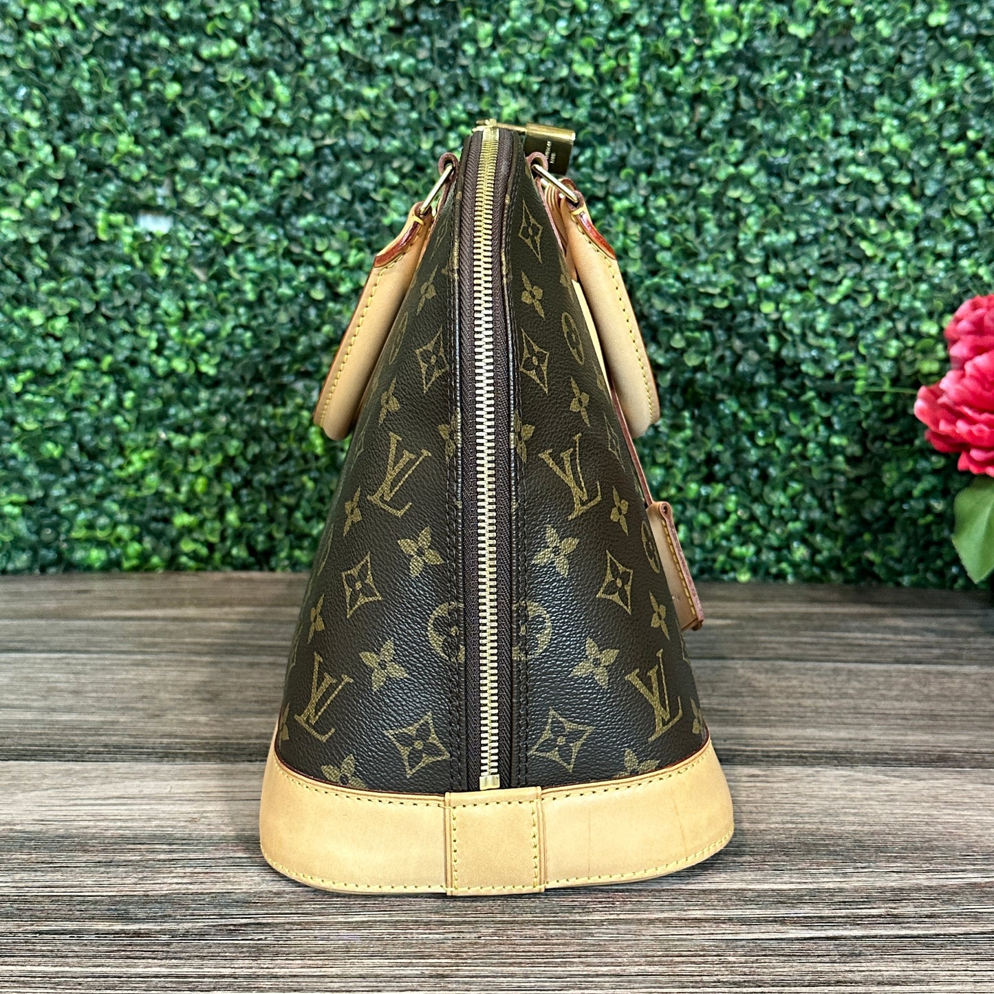 Louis Vuitton Alma MM Monogram