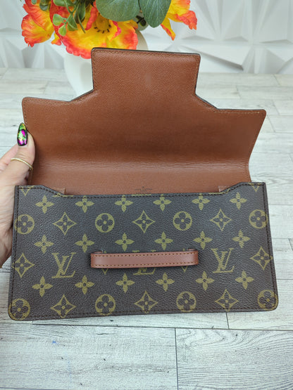 Louis Vuitton Chaillot Clutch