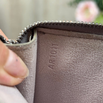 Louis Vuitton Lilac Epi Leather Accessories Pochette 24