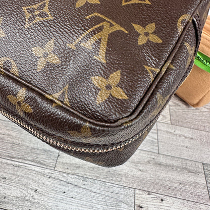 Louis Vuitton Trousse 23