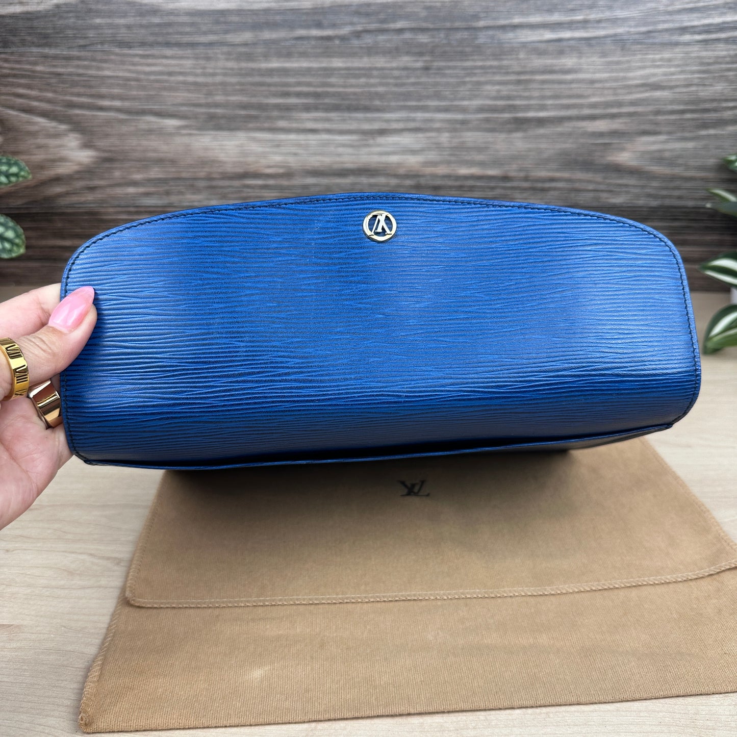 Louis Vuitton Toledo Blue Epi Leather Montaigne Clutch