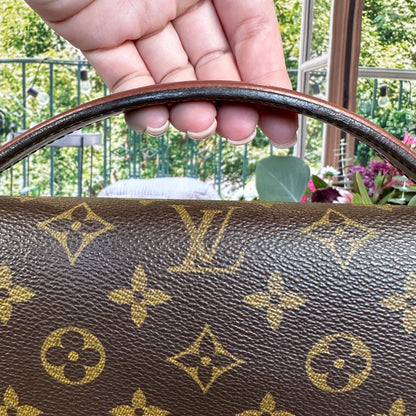 Louis Vuitton Vintage Monceau 28