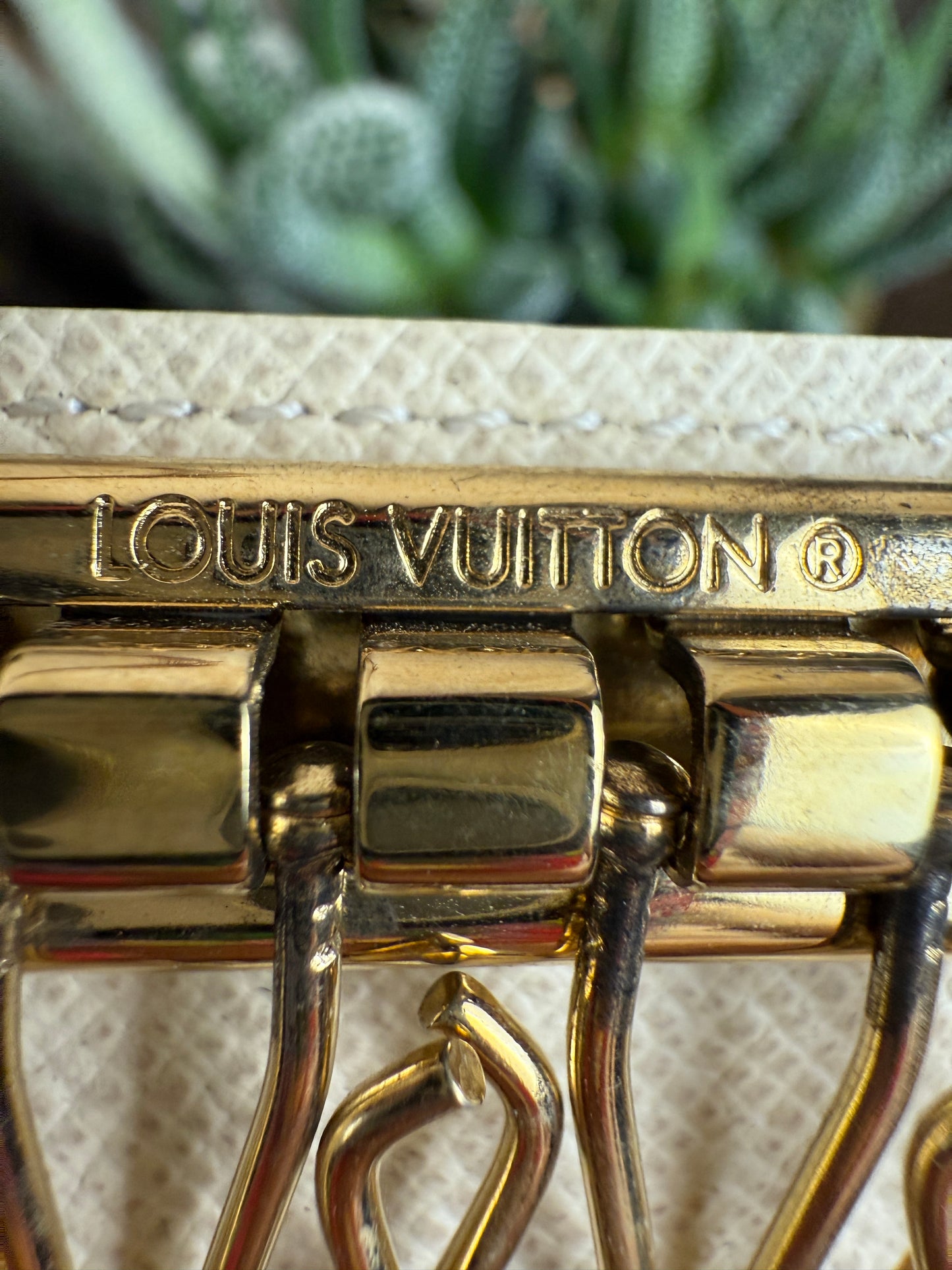 6-Ring Key Holder in Damier Azur