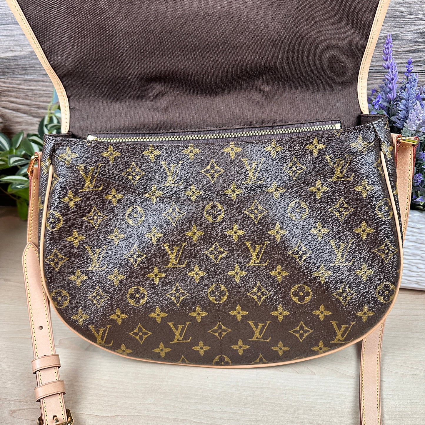 Louis Vuitton Menilmontant GM