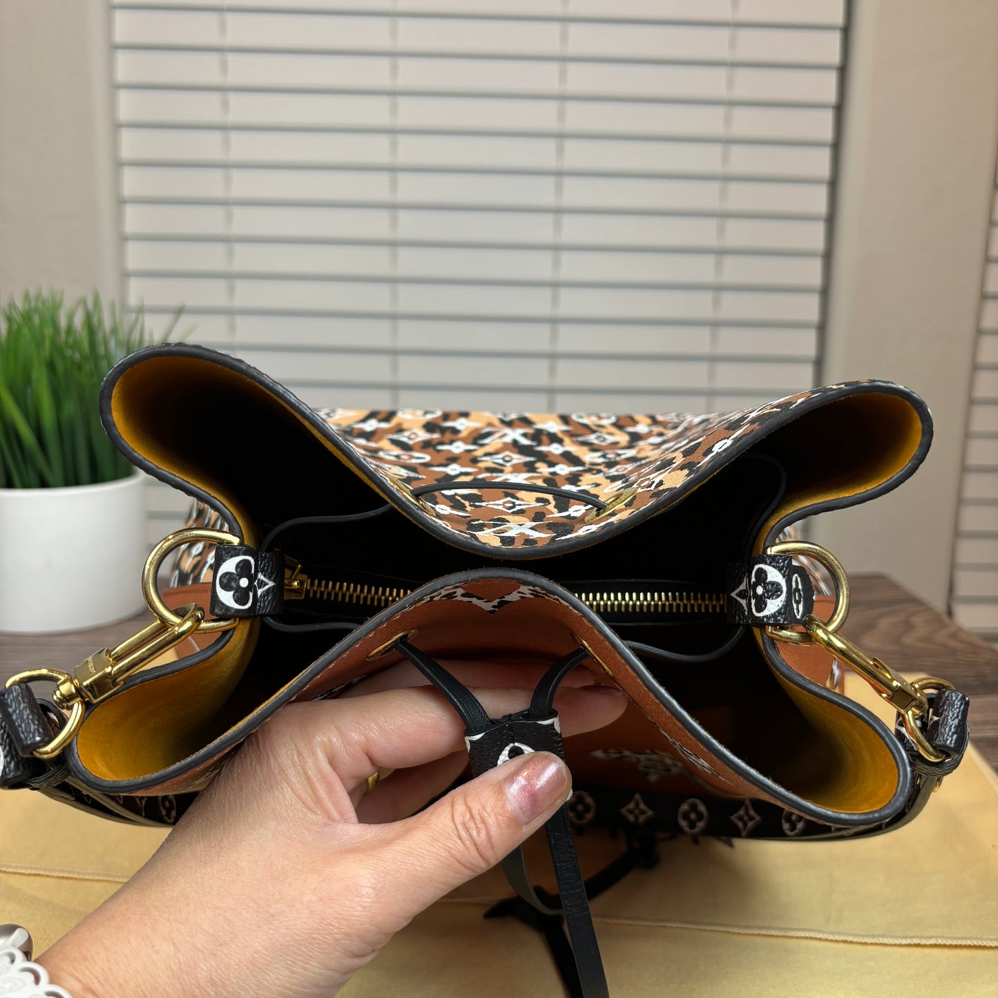 Louis Vuitton Limited Edition Monogram Giant Jungle NéoNoé