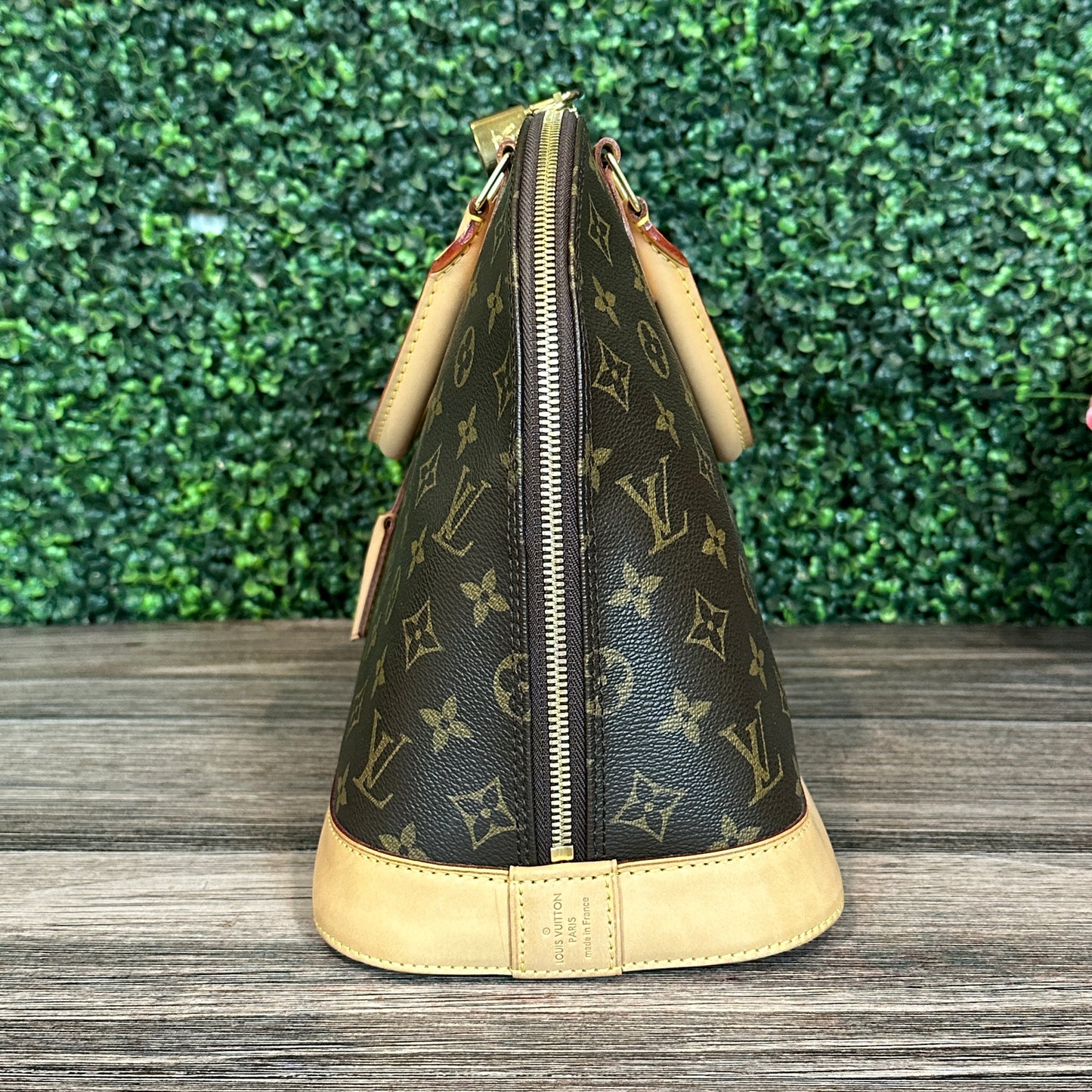 Louis Vuitton Alma MM Monogram
