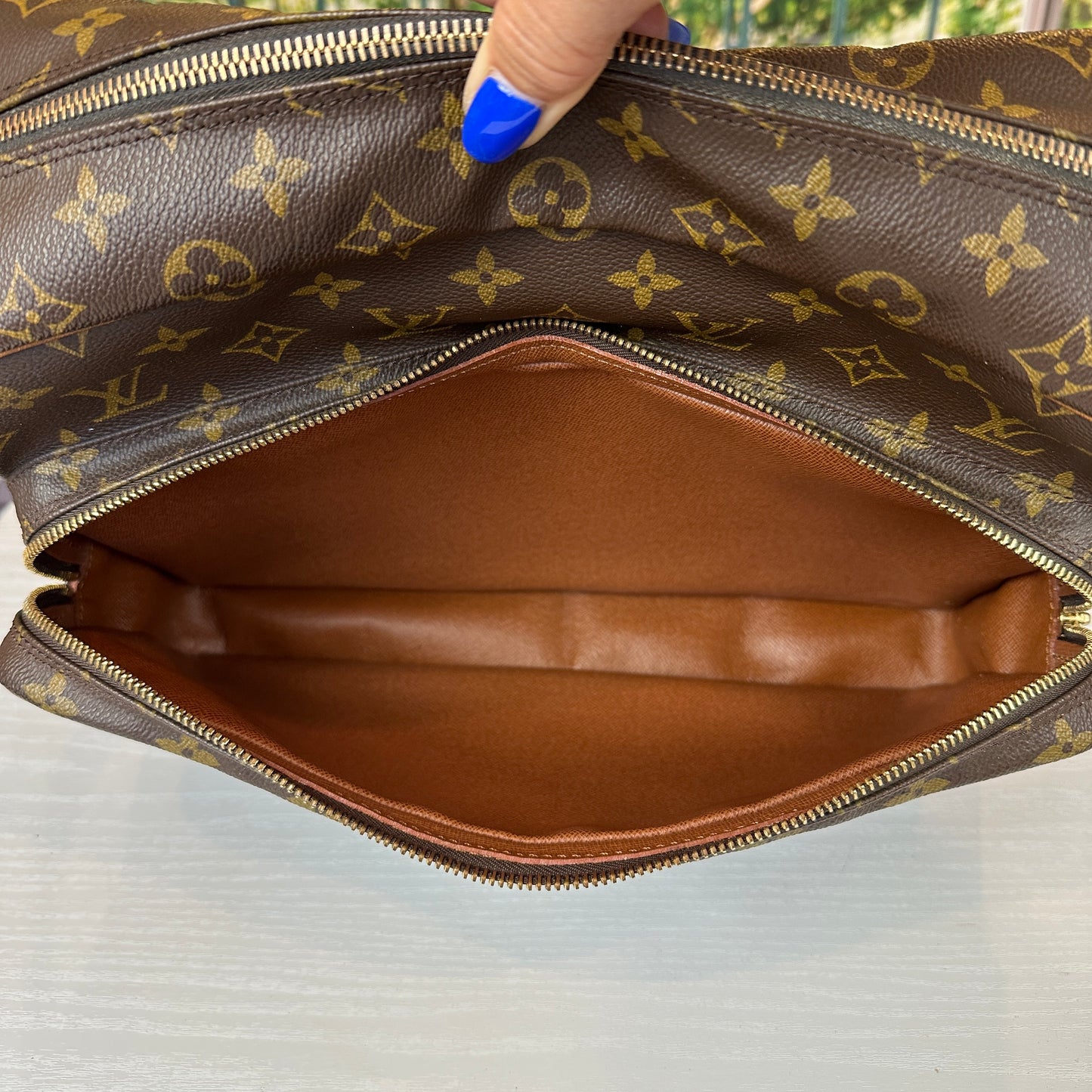Louis Vuitton Nile GM Crossbody Bag Monogram Canvas