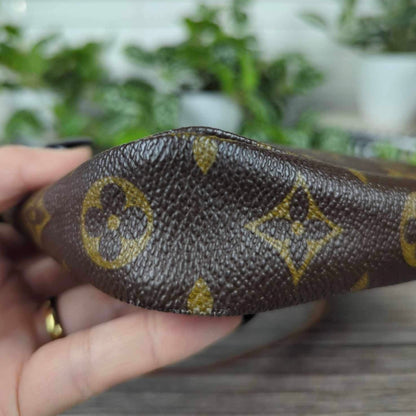 Louis Vuitton Pochette Accessories Monogram