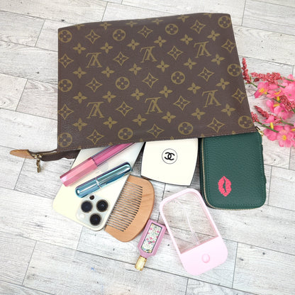 Louis Vuitton Toiletry 26