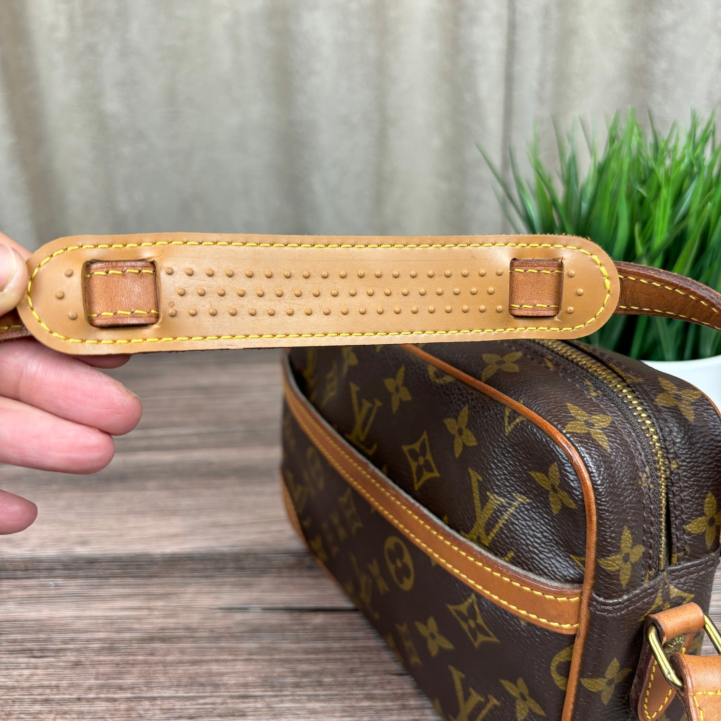 Louis Vuitton Trocadero 23 Crossbody Bag