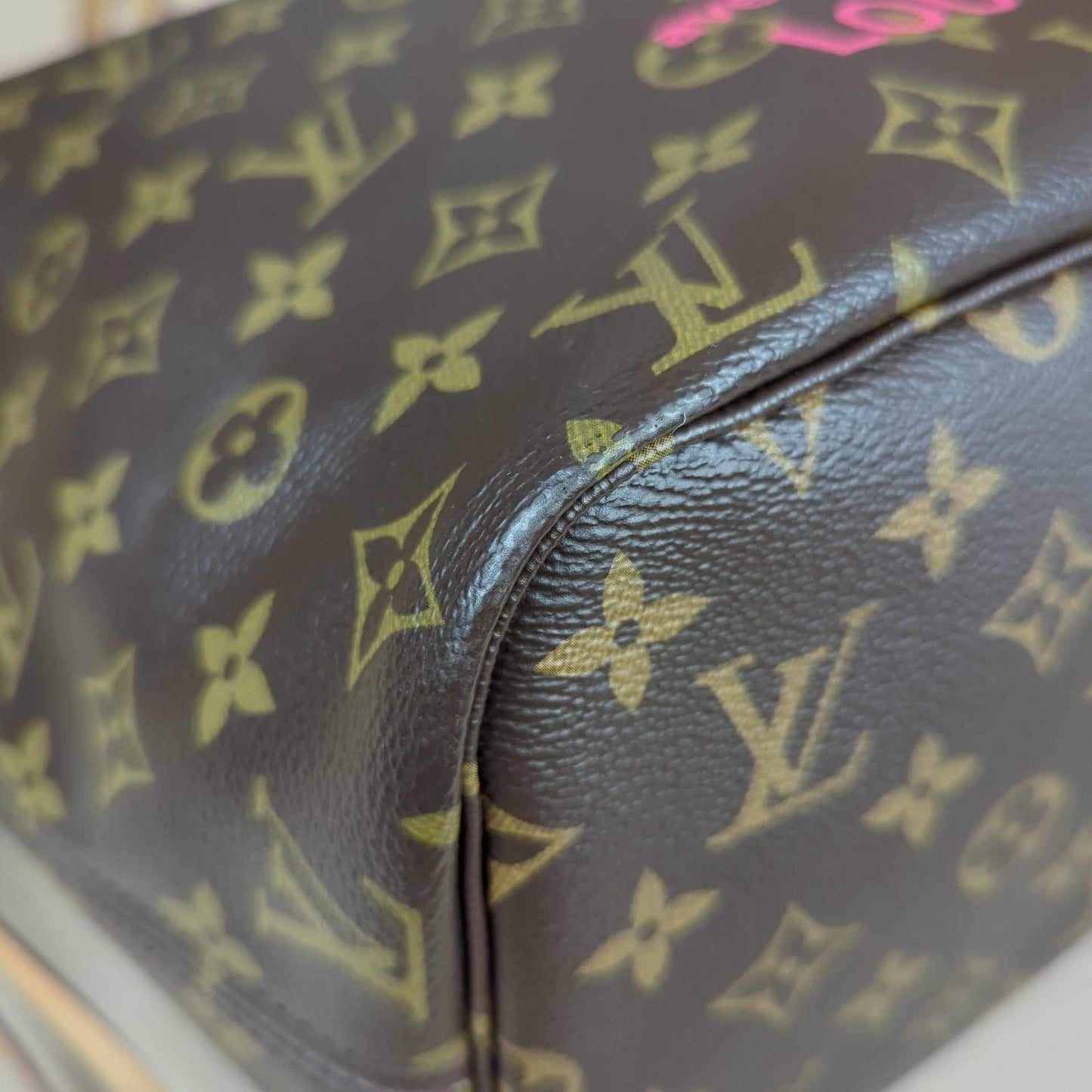 Louis Vuitton Limited Edition Grenade Pink V Neverfull MM