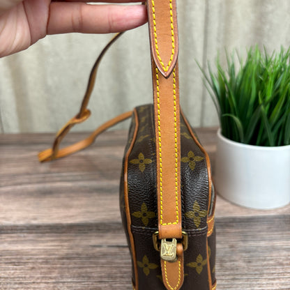 Louis Vuitton Trocadero 23 Crossbody Bag