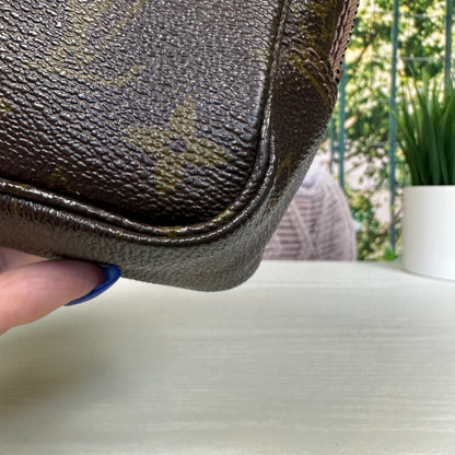 Louis Vuitton Trousse Toilet 23