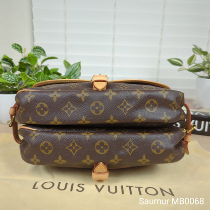 Louis Vuitton Monogram Saumur 30 Messenger Bag