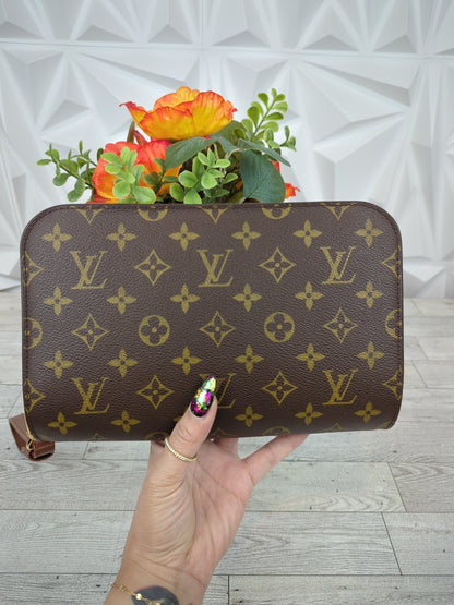 Louis Vuitton Orsay Clutch