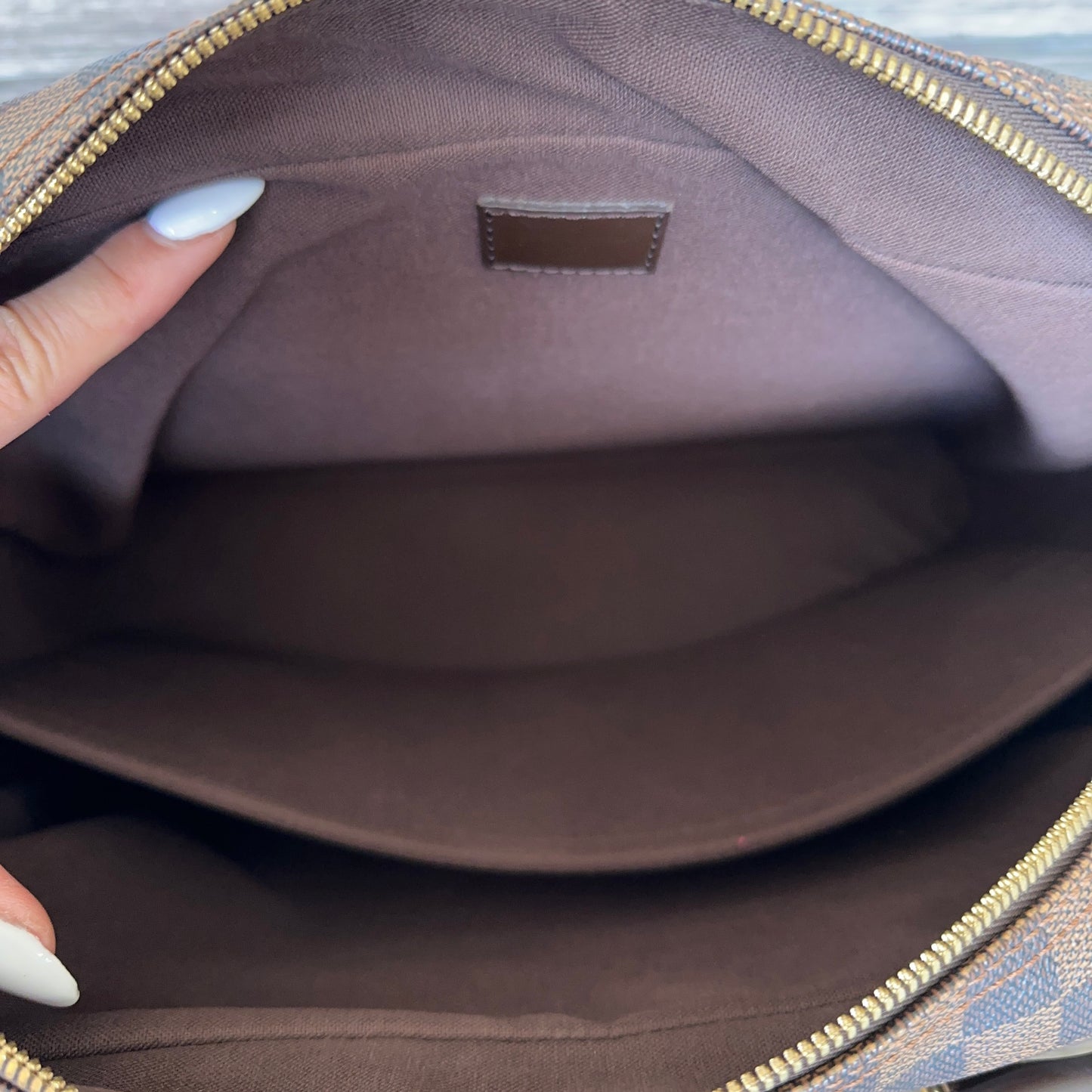 Louis Vuitton iCare DE Business Travel Bag