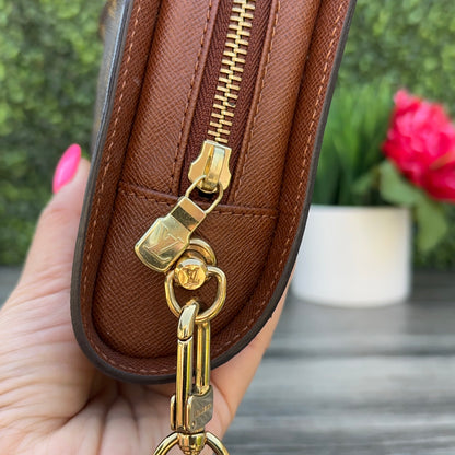 Louis Vuitton Pochette Orsay Clutch