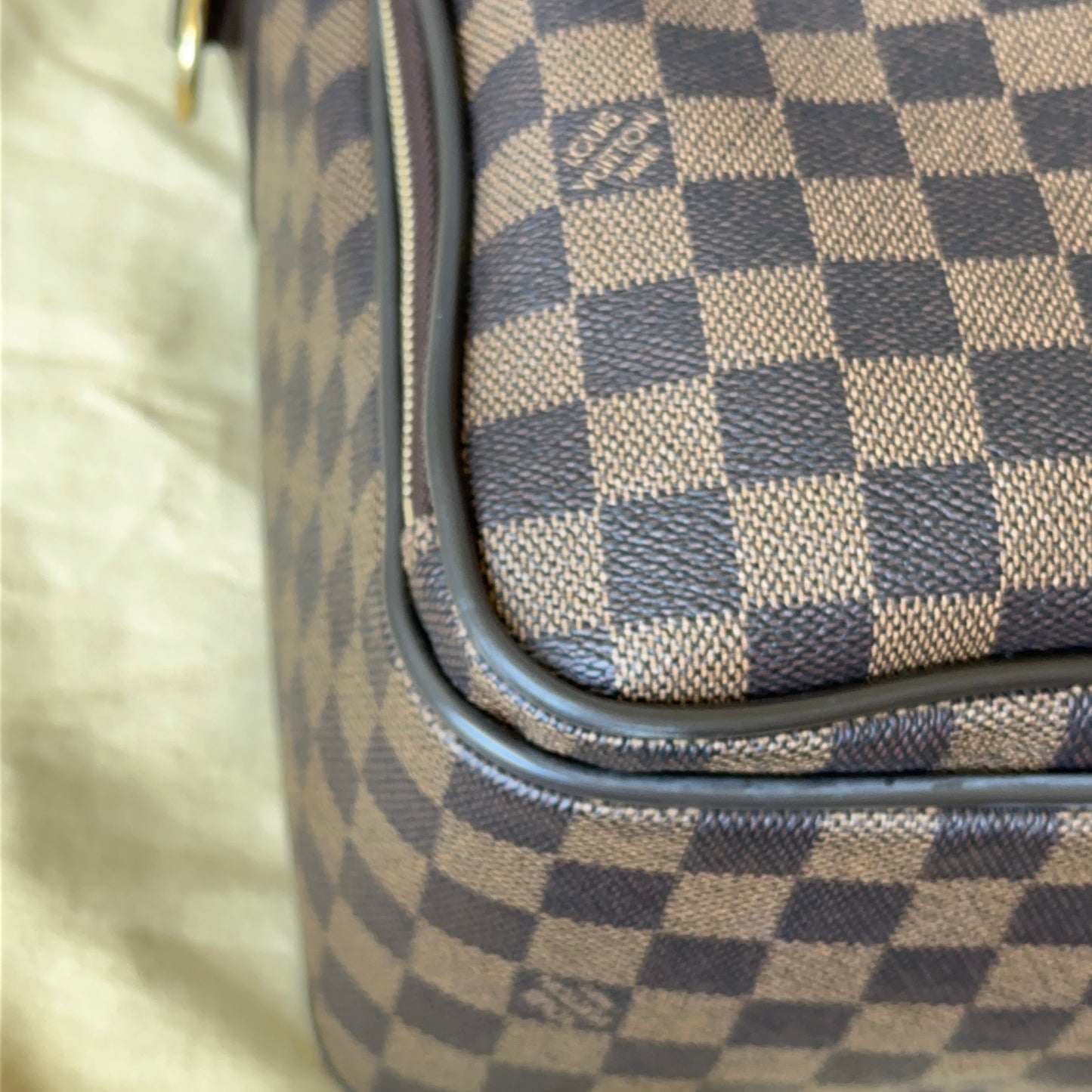 Louis Vuitton iCare DE Business Travel Bag
