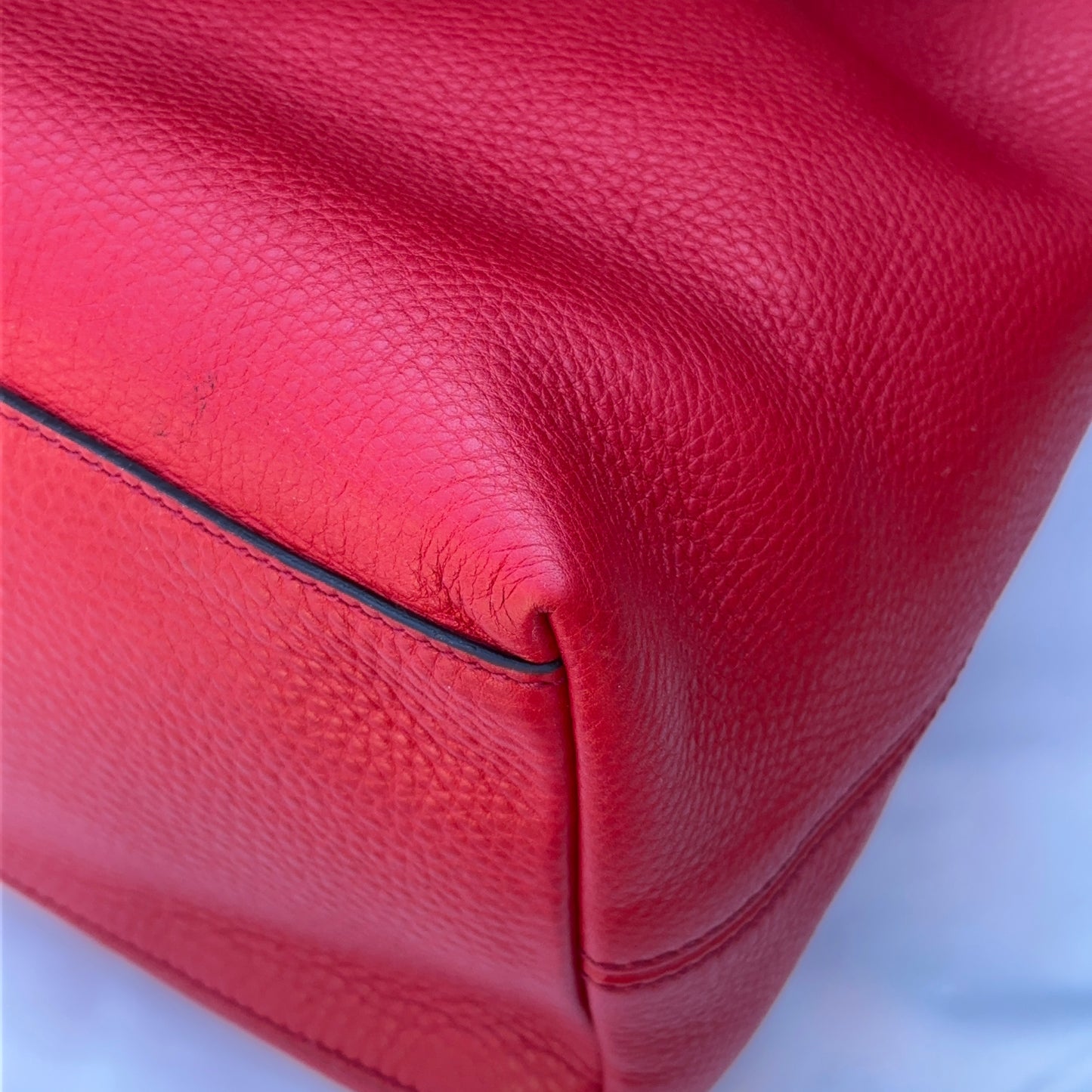 Gucci Red Soho Double Chain Medium Tote