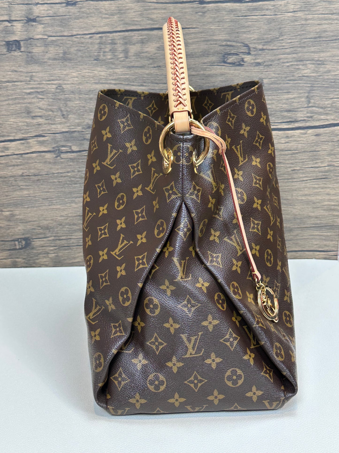 Louis Vuitton Artsy MM Monogram Canvas