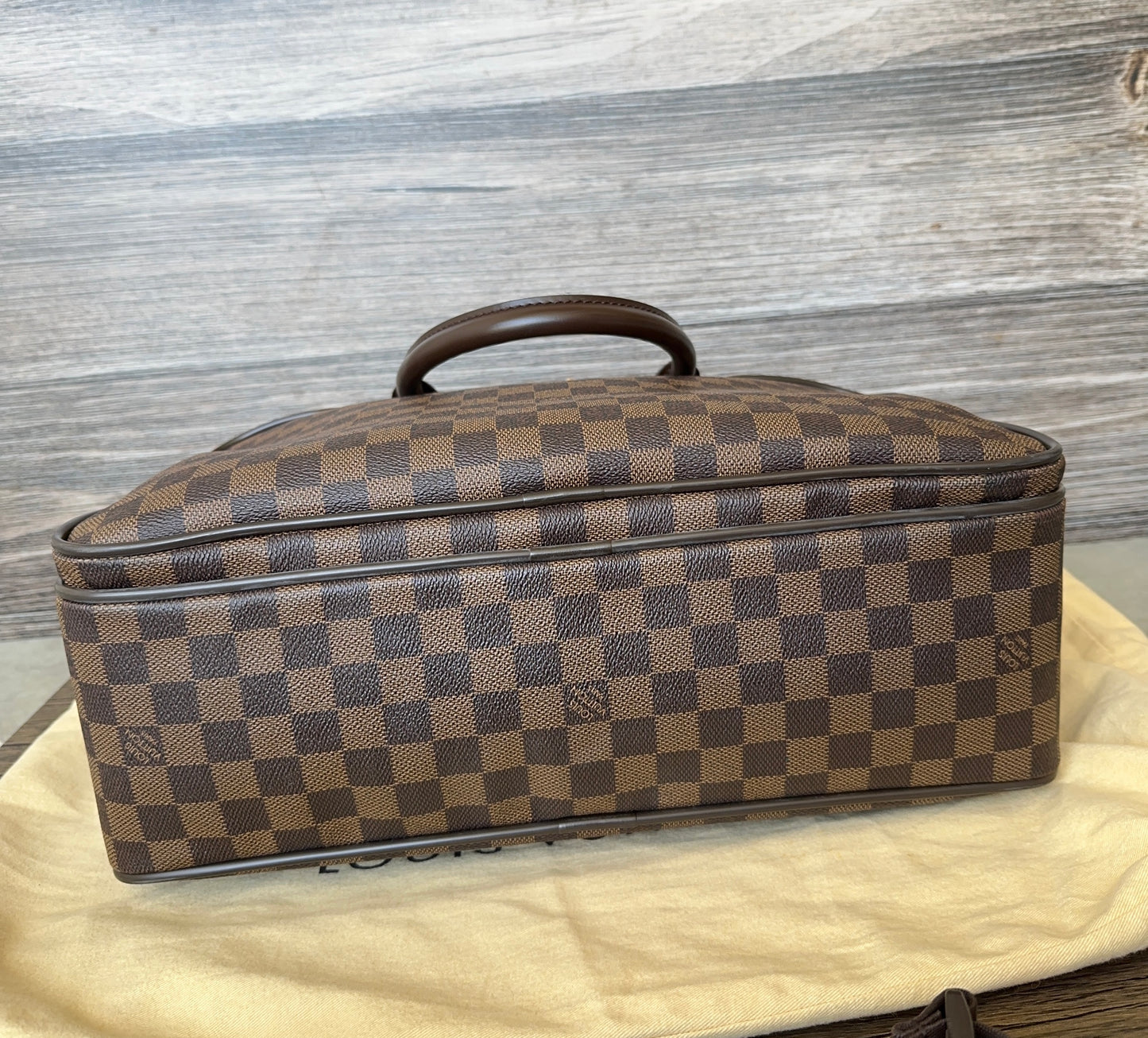 Louis Vuitton iCare DE Business Travel Bag