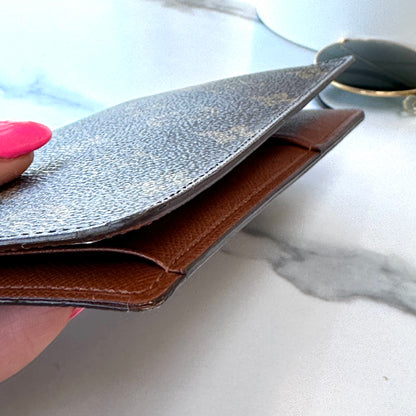 Bifold Checkbook