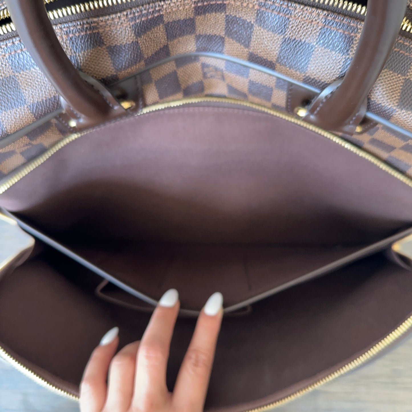 Louis Vuitton iCare DE Business Travel Bag