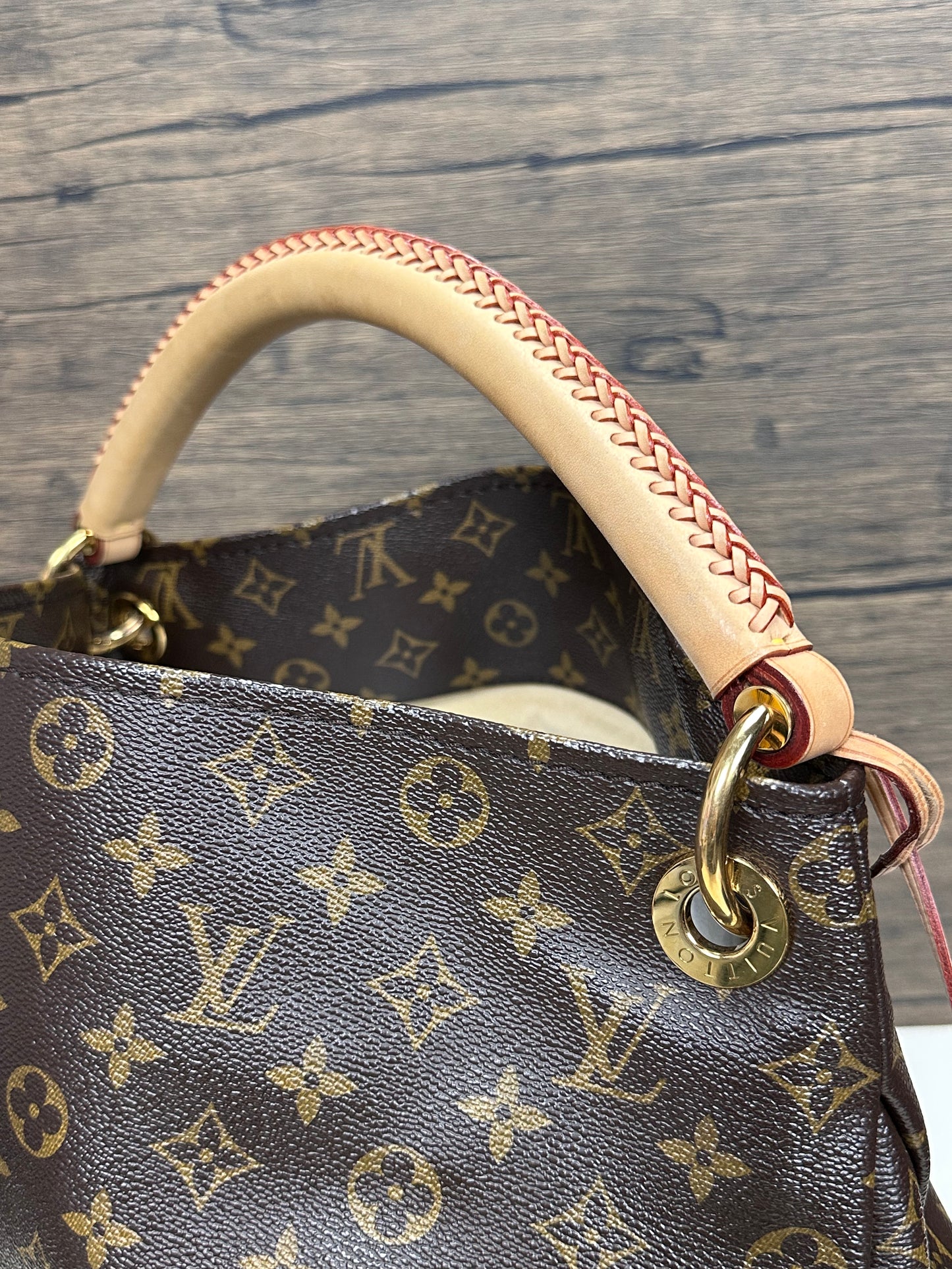 Louis Vuitton Artsy MM Monogram Canvas