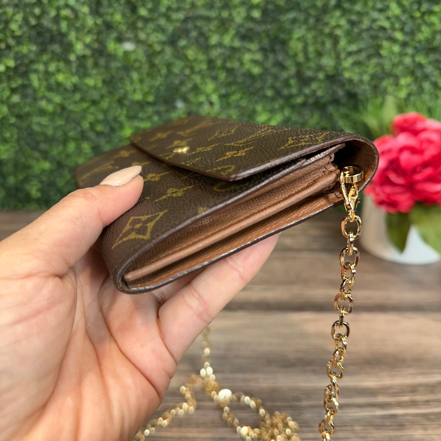 Louis Vuitton Vintage Sarah Wallet On Chain