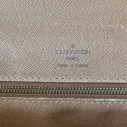 Louis Vuitton Monceau 26