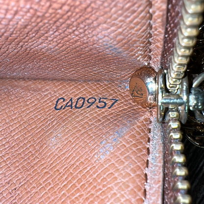Louis Vuitton Sarah Wallet on Chain