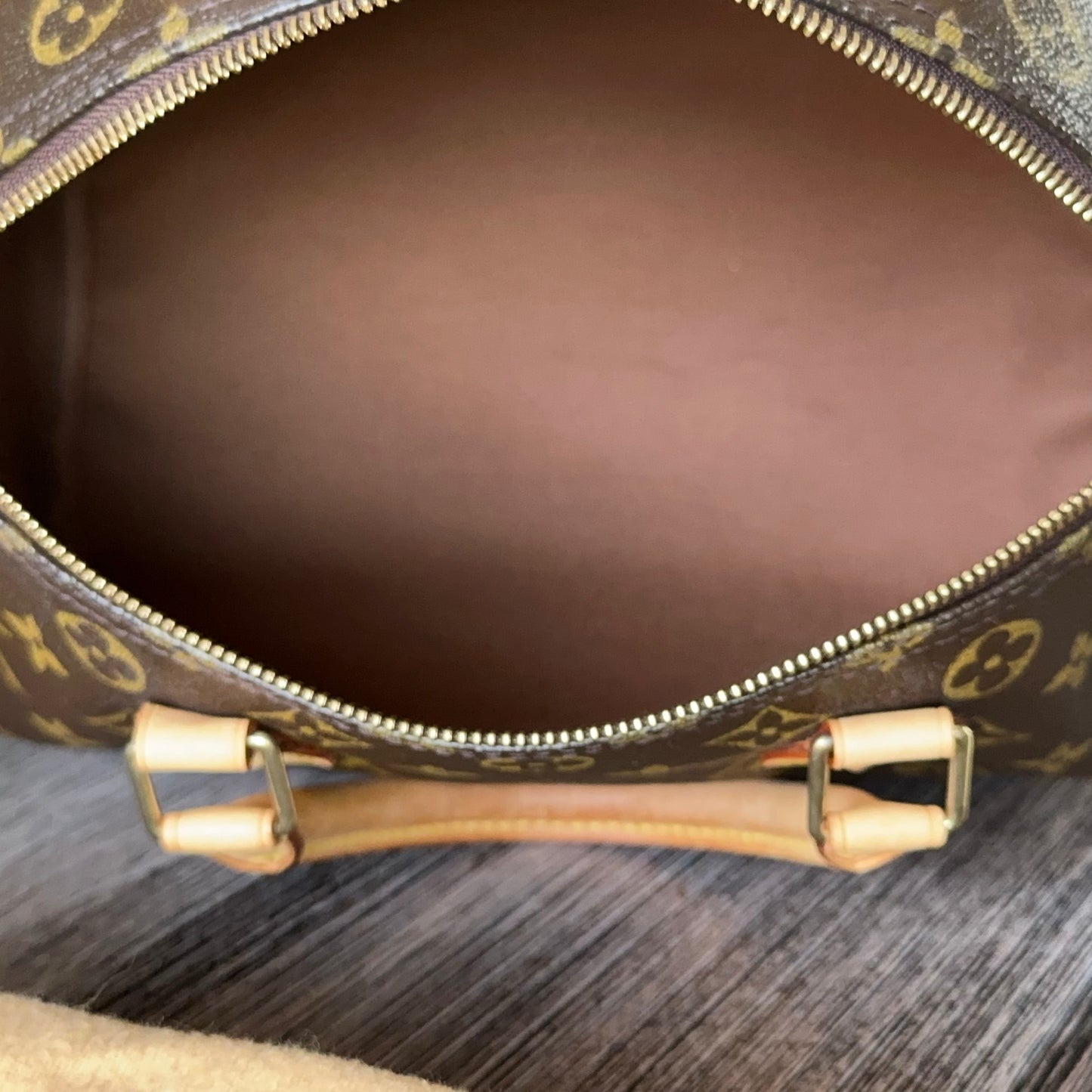LOUIS VUITTON MONOGRAM CANVAS SPEEDY 30