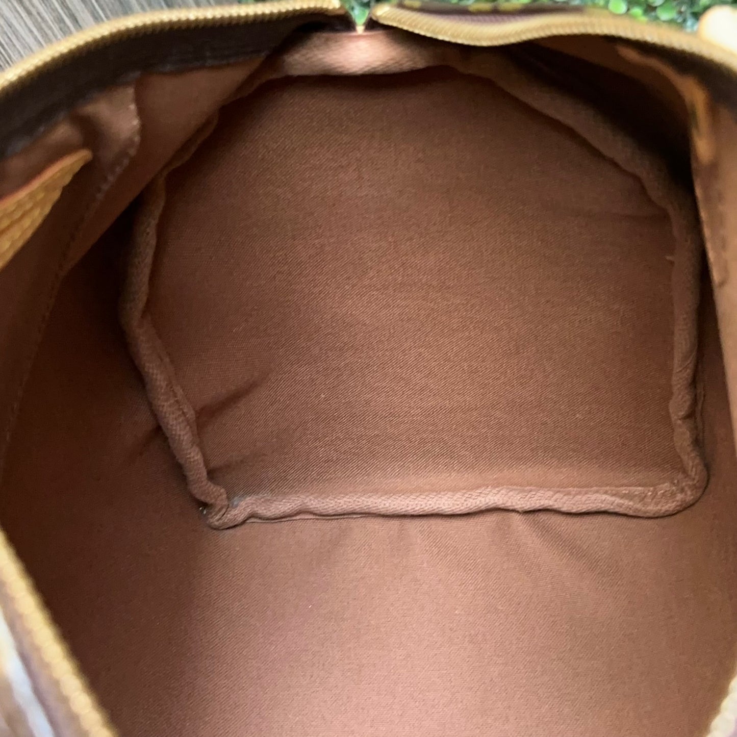 LOUIS VUITTON MONOGRAM CANVAS SPEEDY 30