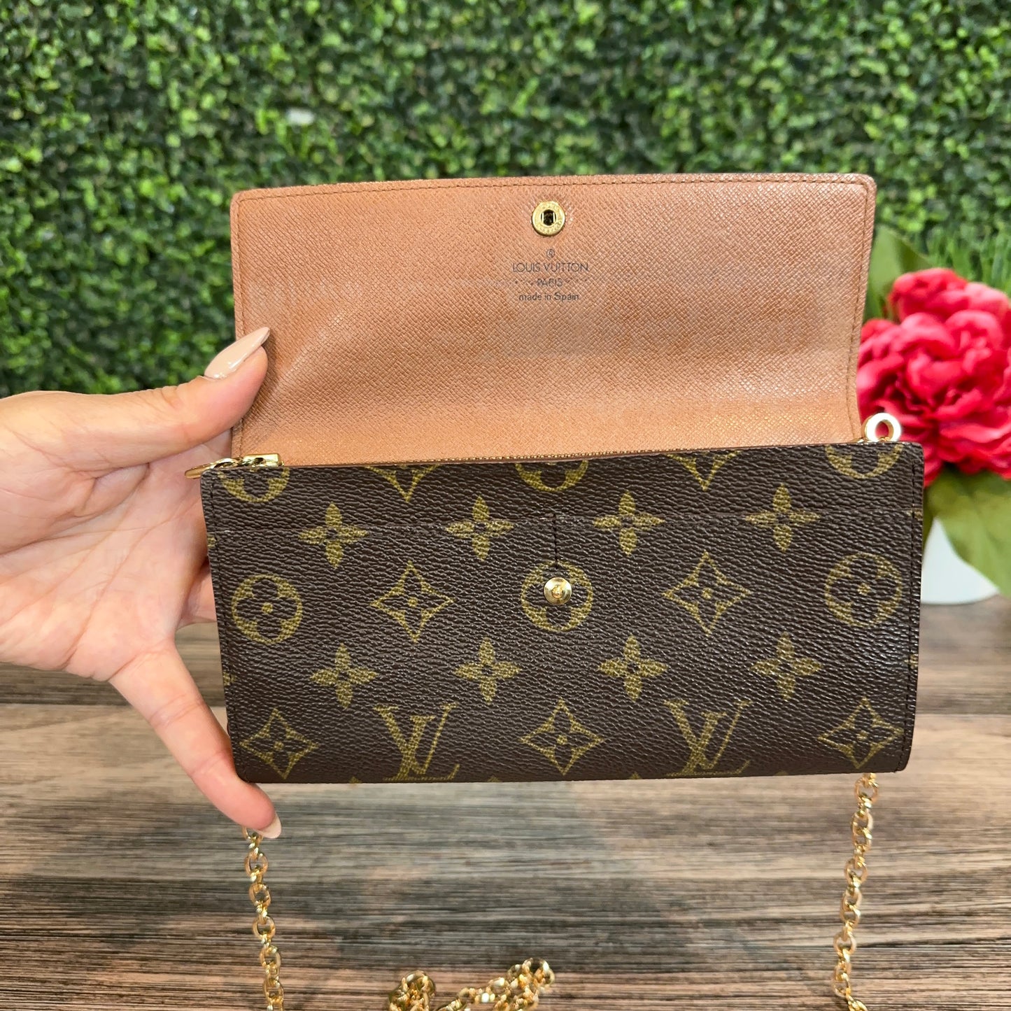 Louis Vuitton Vintage Sarah Wallet On Chain