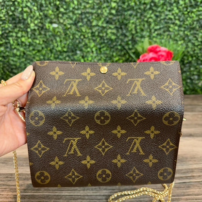 Louis Vuitton Sarah Wallet on Chain
