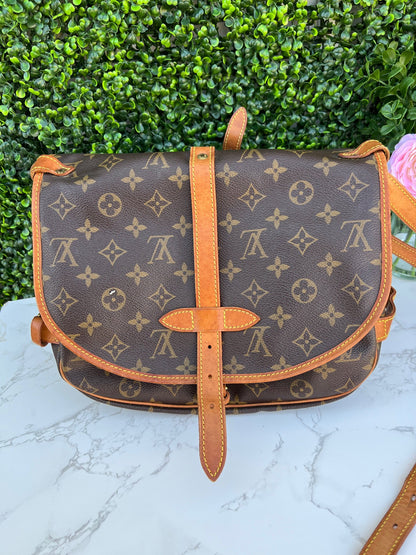 Saumur 30 Messenger Crossbody Bag