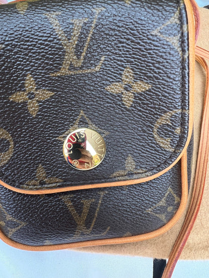 Authentic Preowned Louis Vuitton Monogram Canvas Cancun Pochette Bag.