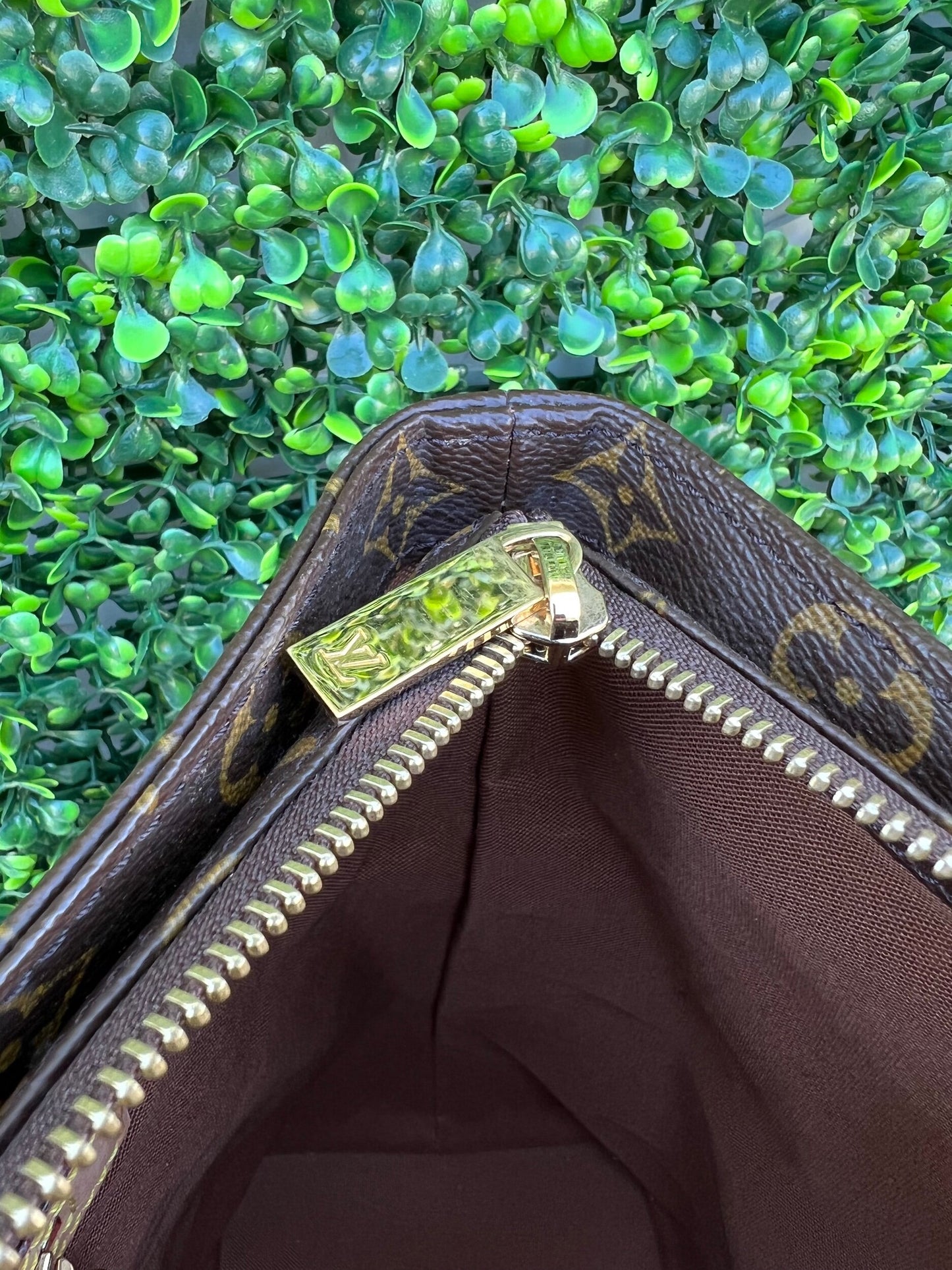 Monogram Canvas Cabas Mezzo Tote