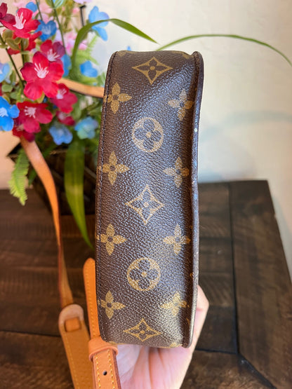 Vintage Saint Cloud MM Crossbody Bag