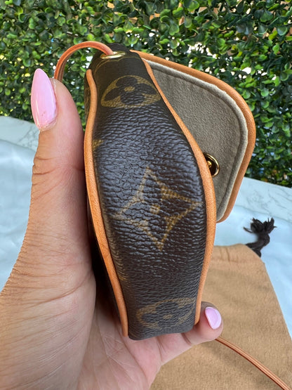 Authentic Preowned Louis Vuitton Monogram Canvas Cancun Pochette Bag.